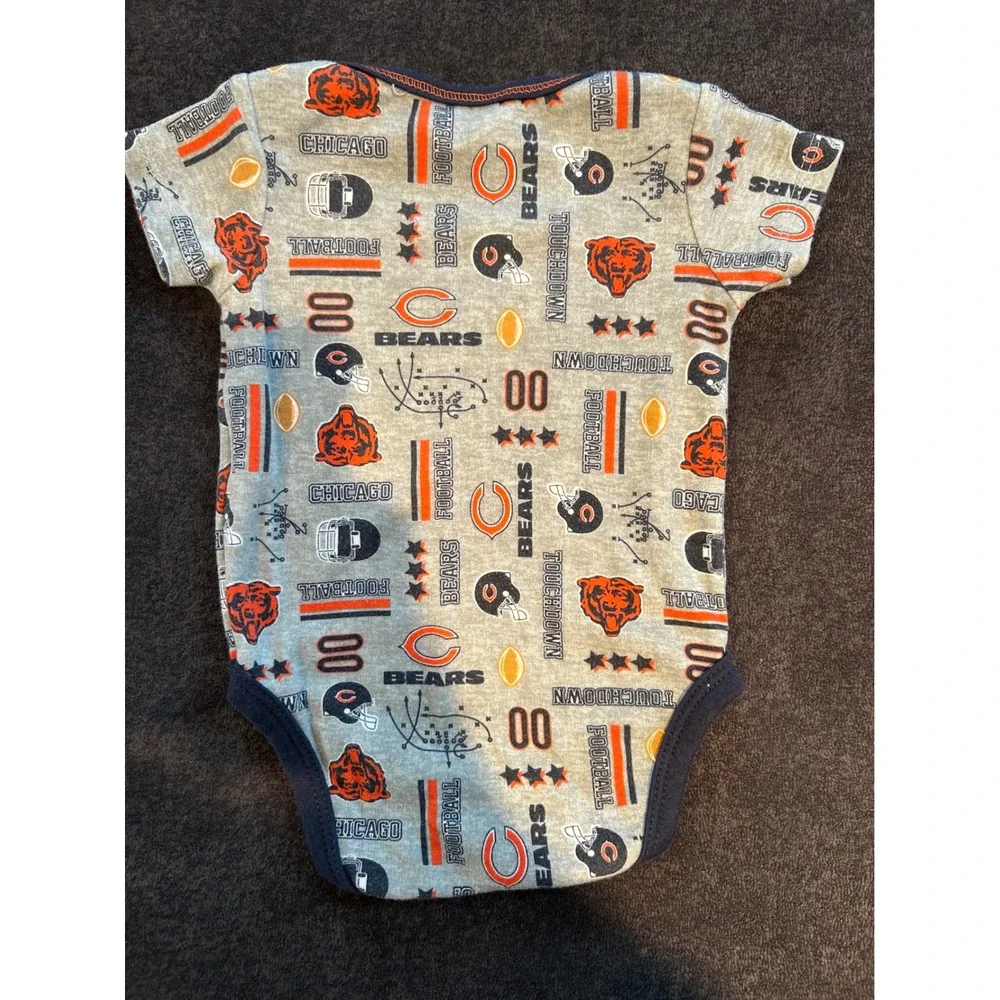 Chicago Bears NFL Infant Bodysuit 0-3 Months Gray All Over Print Romper